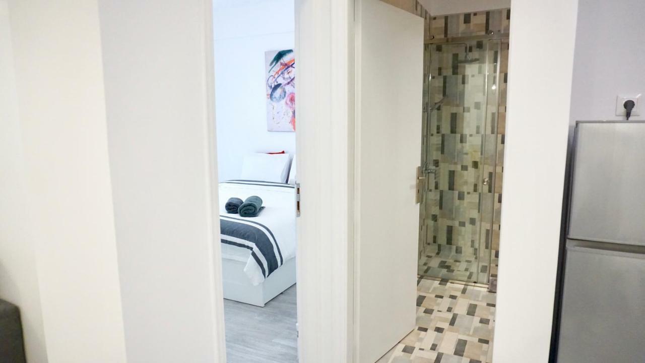 Urban Design Apt In Афины Экстерьер фото