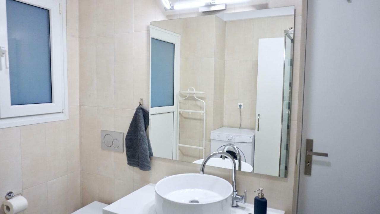 Urban Design Apt In Афины Экстерьер фото